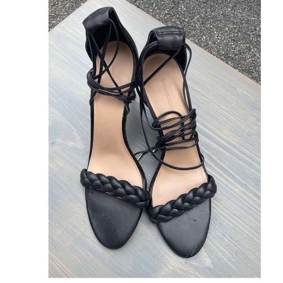 Banana Republic Shoes - BANANA REPUBLIC Treccia Leather Heels Black Color Size 9
